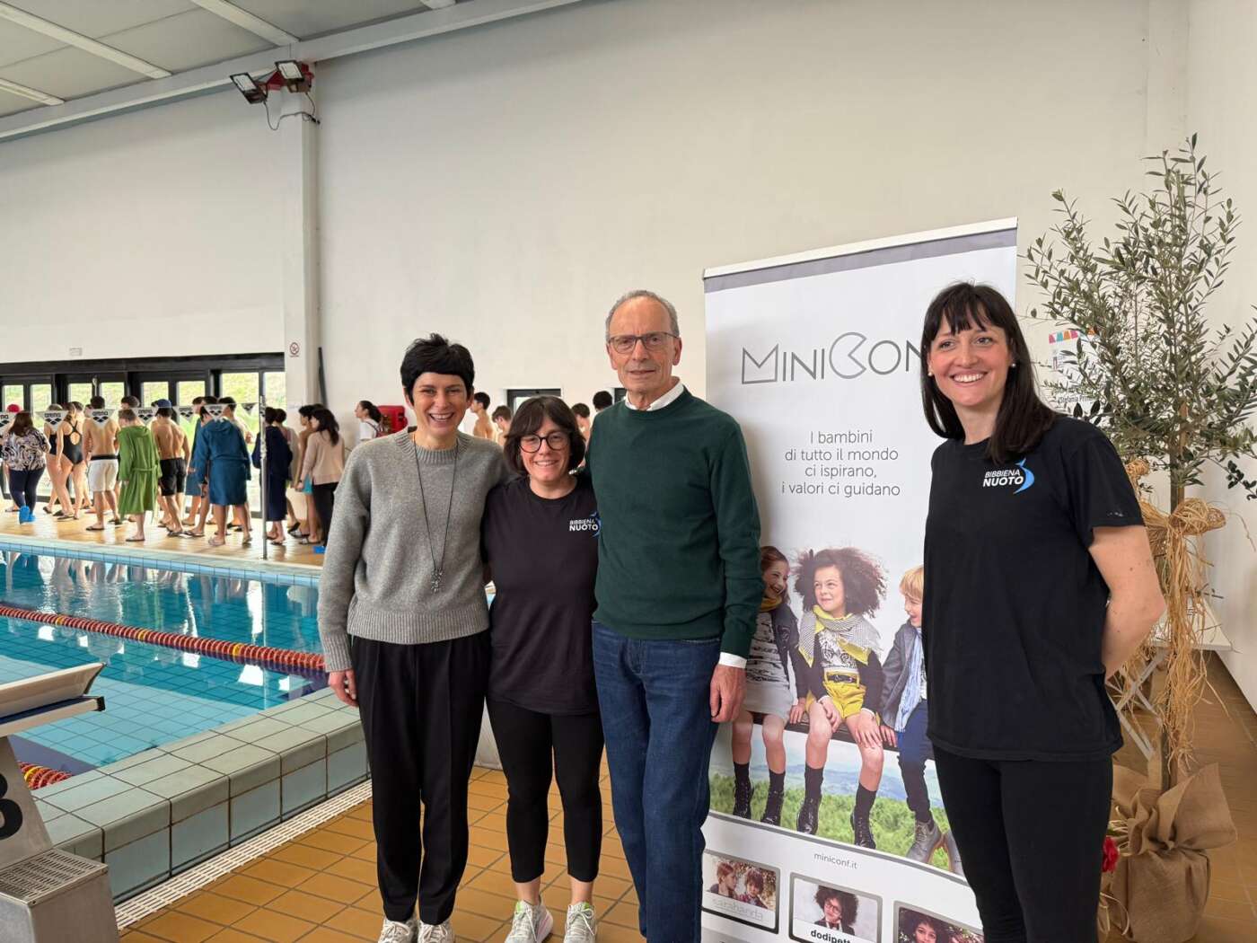 insieme sportivamente , piscina bibbiena