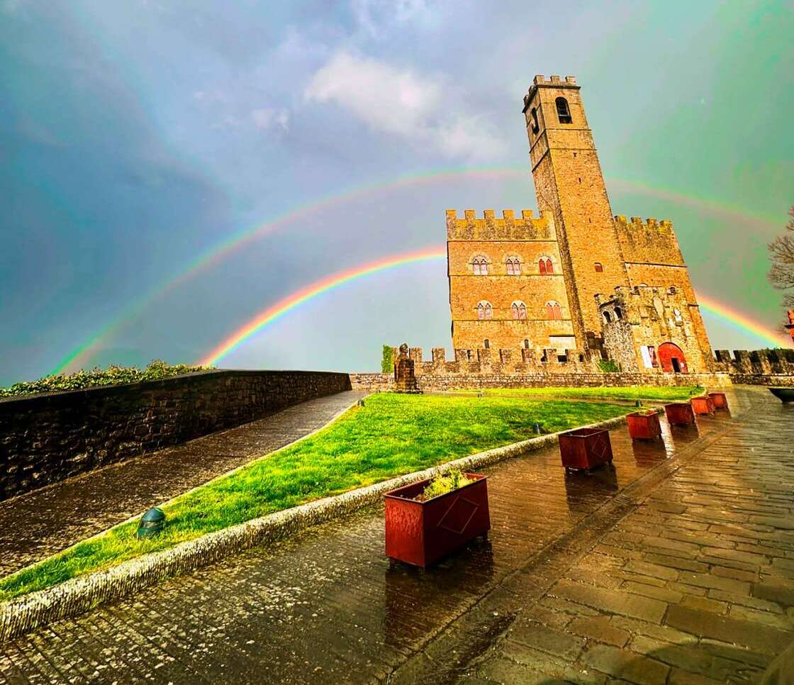 3_Castello di poppi con arcobaleno