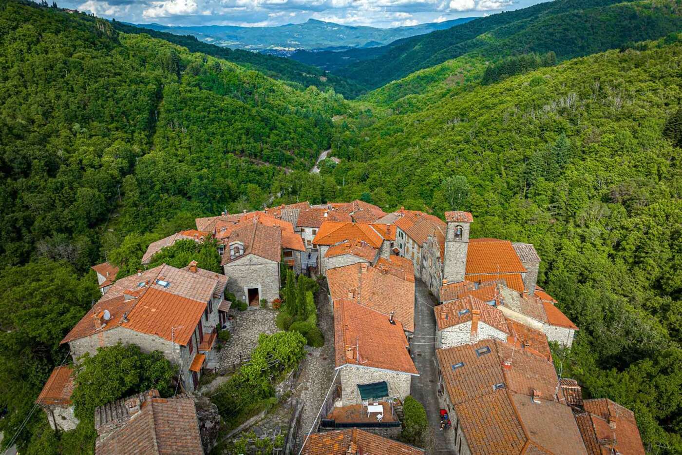 Brigata di Raggiolo - Panorama da Raggiolo a La Verna (1)
